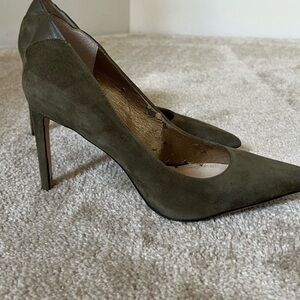 Elegant Olive Green Suede Pumps